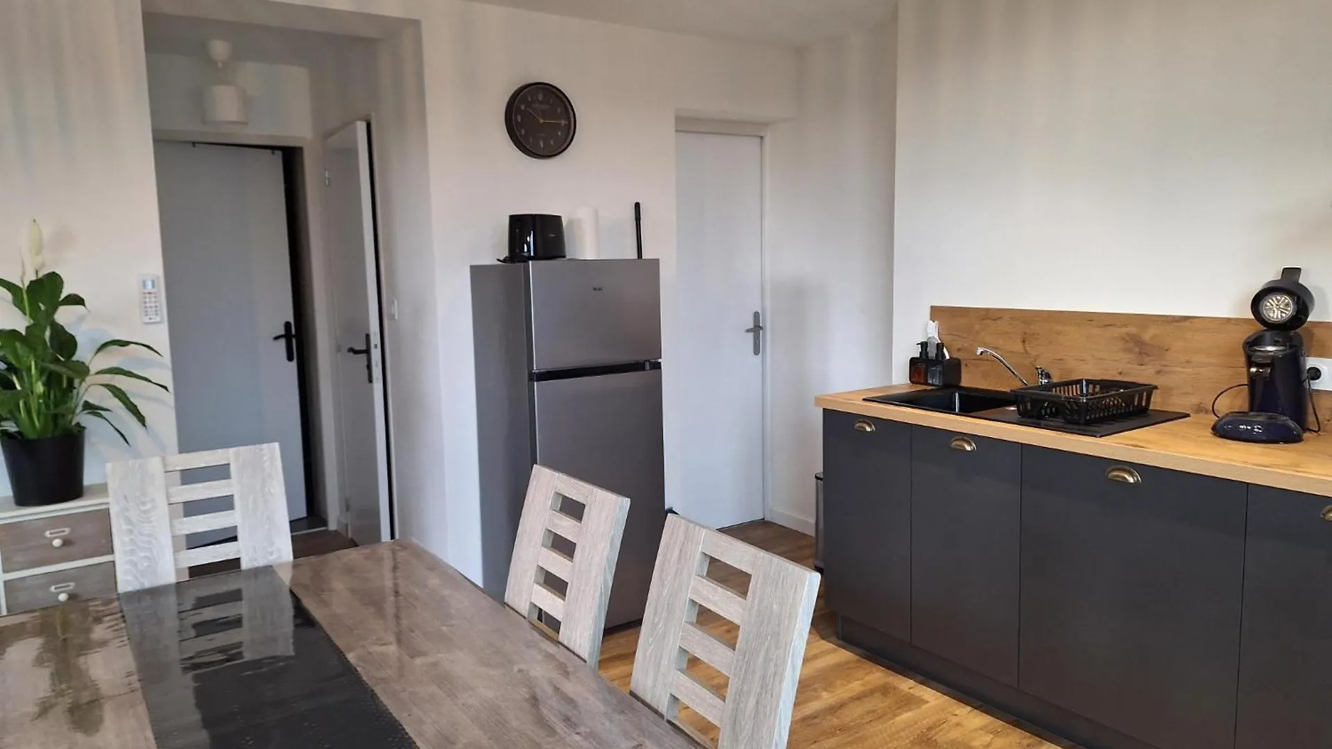 Apartment Gitecow Saint-Cyr-les-Vignes